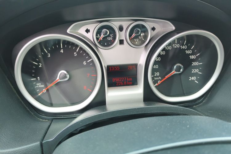 福特 福克斯 2013款 两厢经典 1.8L 手动基本型局部细节14