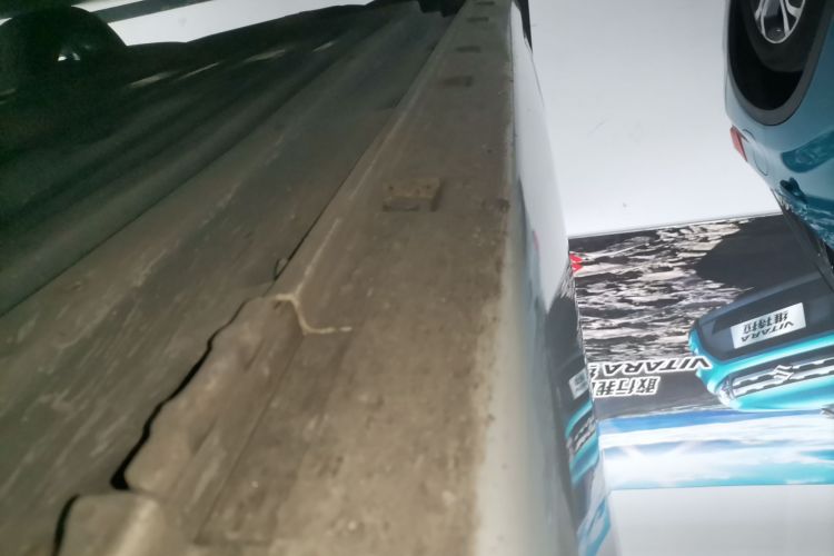 铃木 凯泽西 2011款 2.4L 两驱CVT标准版局部细节9001