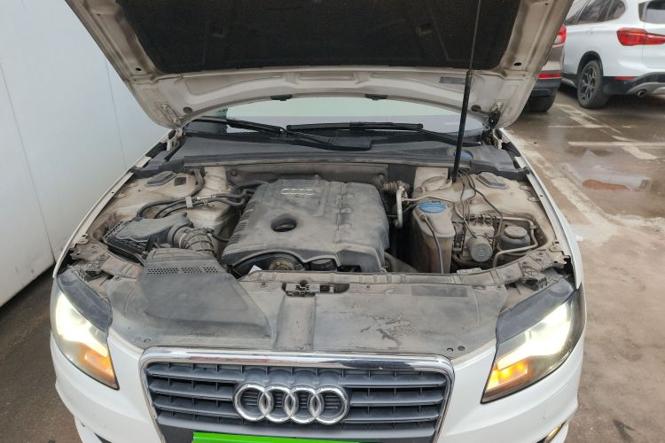 奥迪A4L 2012款 2.0 TFSI 自动标准型机舱底盘24