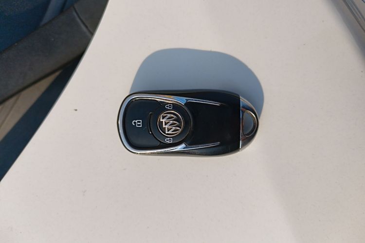 别克GL6 2018款 18T 6座尊贵型中控内饰11