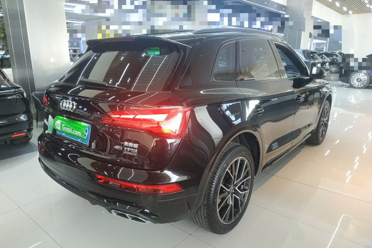 奥迪Q5L 2025款 45 TFSI 豪华动感型车身外观7