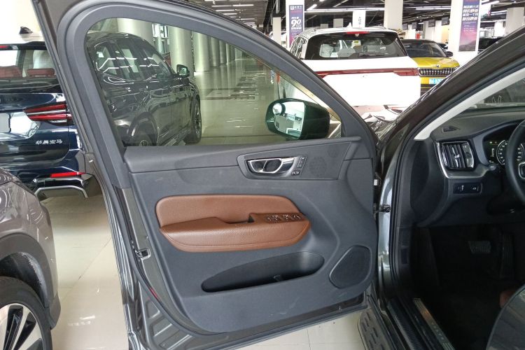 沃尔沃XC60 2018款 T5 四驱智逸版中控内饰47