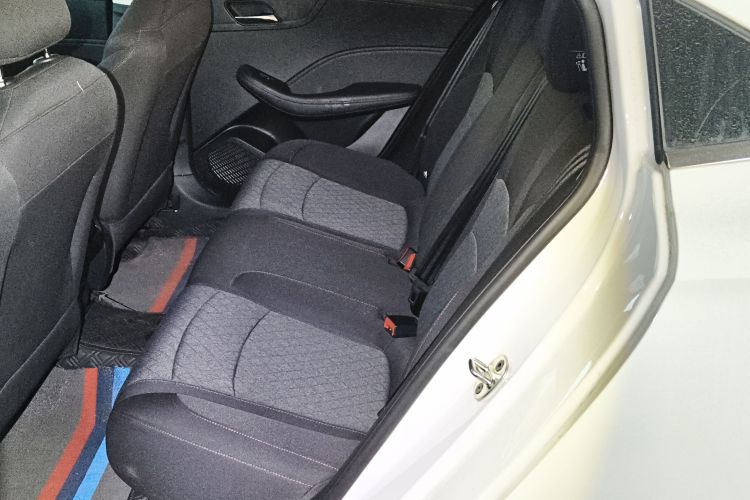 荣威i5 2023款 1.5L 手动舒享版中控内饰21