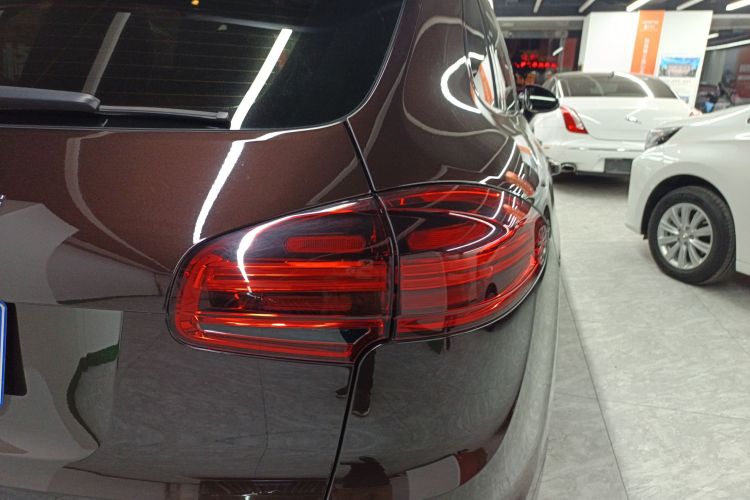 保时捷 2016款 Cayenne 3.0T车身外观9