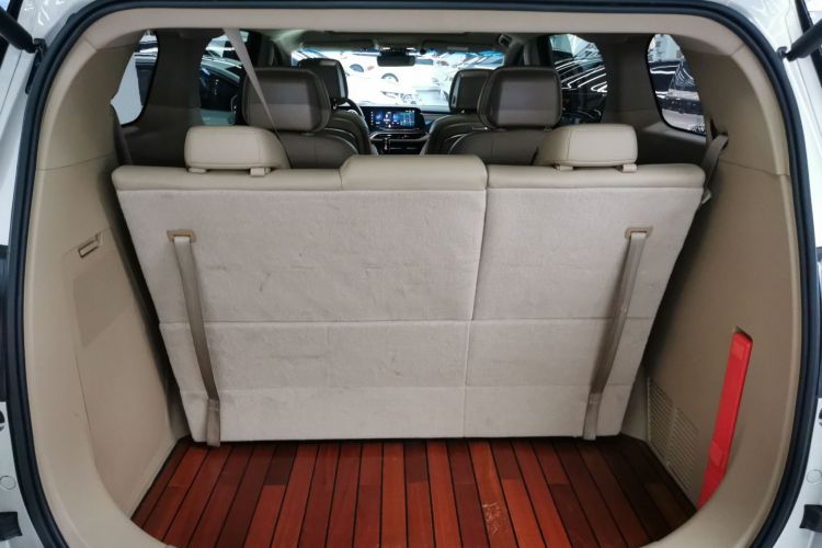 别克GL8 2020款 ES陆尊 653T 尊享型机舱底盘23