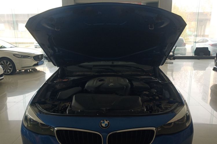 宝马3系GT 2017款 320i M运动型机舱底盘24