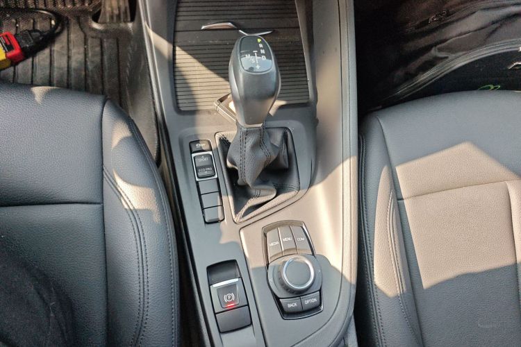 宝马X1 2019款 sDrive18Li 时尚型中控内饰18