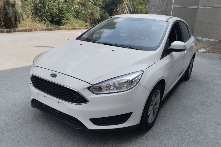 福特 福克斯 2018款 两厢经典 1.6L 自动舒适型智行版车身外观1