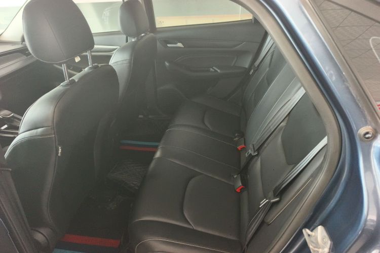 福特 福睿斯 2021款 1.5L 自动钻石版中控内饰21