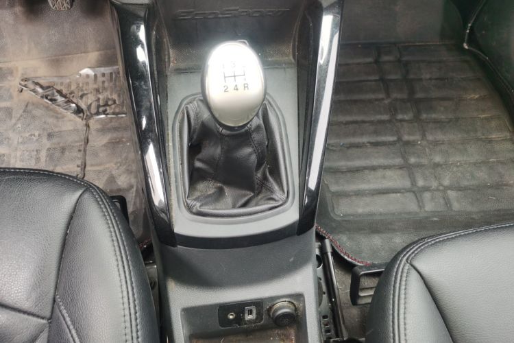 福特 翼搏 2017款 1.5L 手动尊贵型中控内饰18