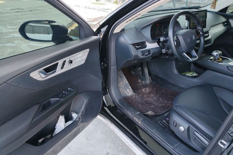 红旗E-QM5 2024款 560km PLUS中控内饰7003