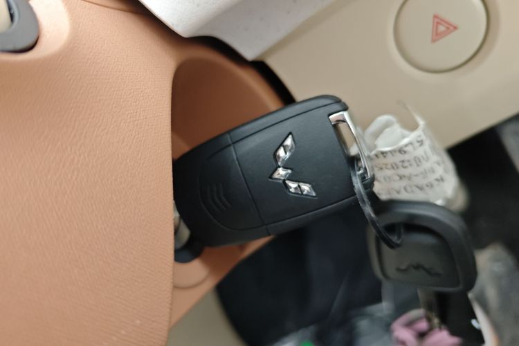 五菱汽车 宏光MINIEV 2024款 第三代 215km 青春版中控内饰7001