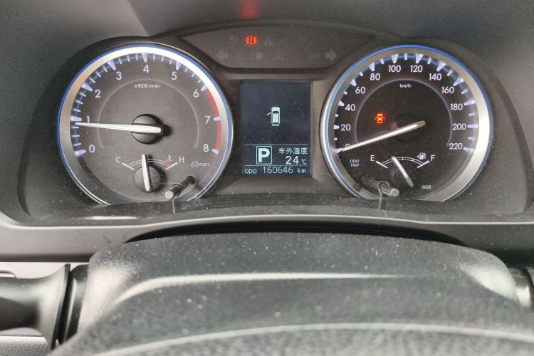 丰田 汉兰达 2015款 2.0T 两驱豪华版 7座中控内饰15