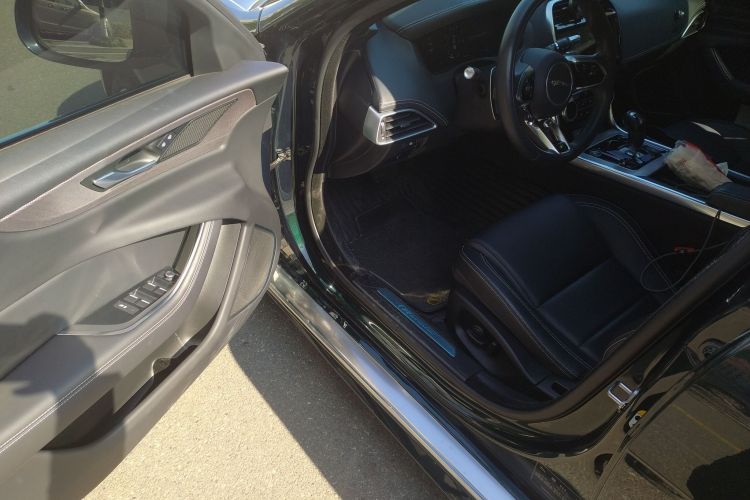 捷豹XEL 2021款 2.0T 250PS R-DYNAMIC S进取运动版中控内饰20