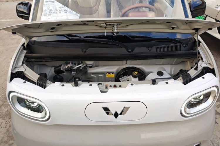 五菱汽车 宏光MINIEV 2024款 第三代 215km 青春版机舱底盘24