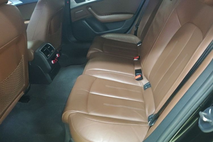 奥迪A6L 2018款 30周年年型 45 TFSI quattro 运动型中控内饰21