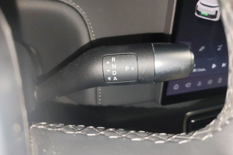 理想汽车 理想L7 2023款 Max中控内饰18