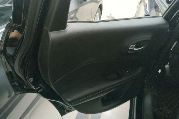 Jeep 指南者 2019款 220T 自动悦享版中控内饰49