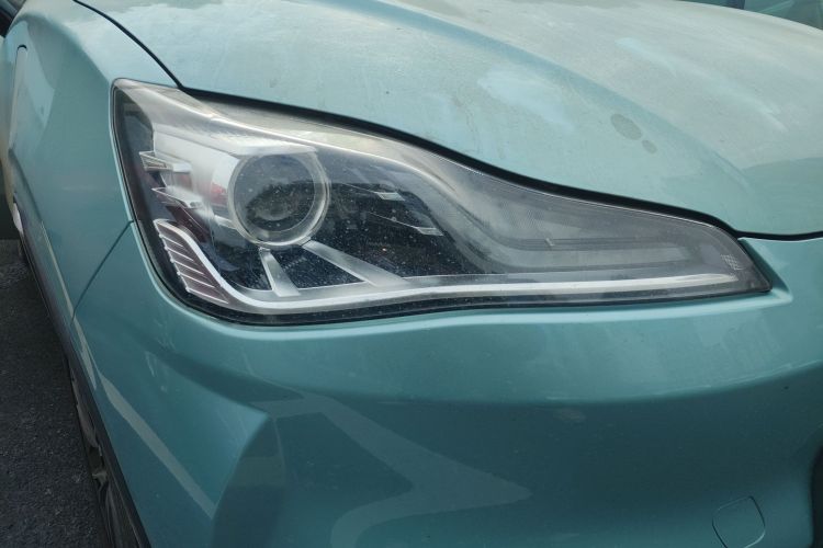 哪吒汽车 哪吒V 2022款 潮 400 Lite车身外观6006