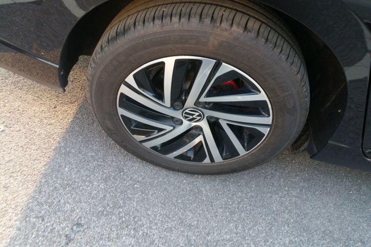 大众 朗逸 2023款 1.5L 自动满逸版车身外观6008