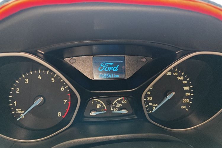 福特 福克斯 2015款 三厢 1.6L 自动舒适型中控内饰15