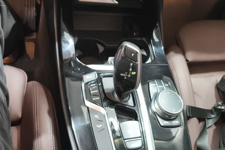 宝马X3 2021款 改款 xDrive28i 豪华套装中控内饰18