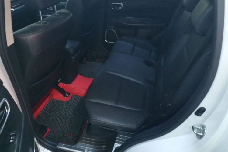 三菱 欧蓝德 2018款 2.4L 四驱豪华版 7座中控内饰7004