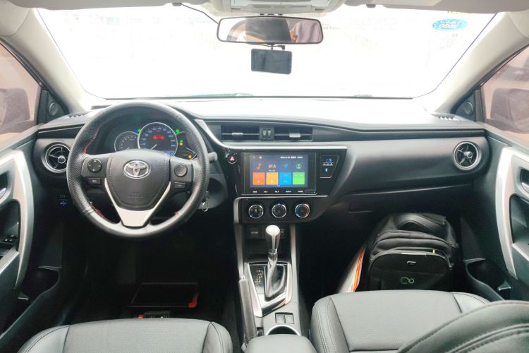 丰田 雷凌 2017款 改款 185T CVT精英版 国V中控内饰12