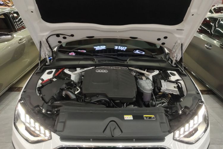 奥迪A4L 2024款 40 TFSI 时尚动感型机舱底盘24