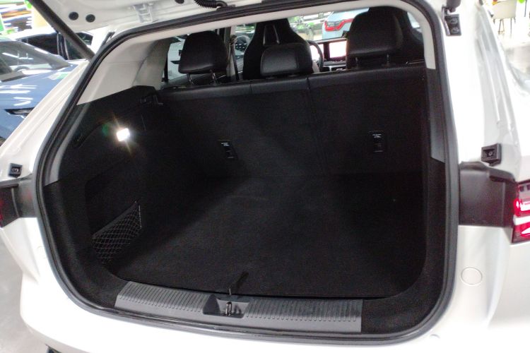 荣威D5X DMH 2024款 135科技版机舱底盘23