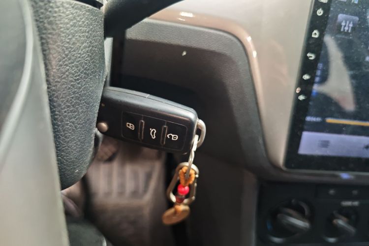 大众 朗逸 2015款 1.6L 手动风尚版中控内饰11