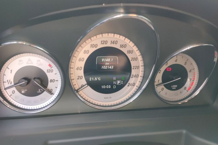 奔驰GLK级 2015款 GLK 300 4MATIC 时尚型 极致版中控内饰15