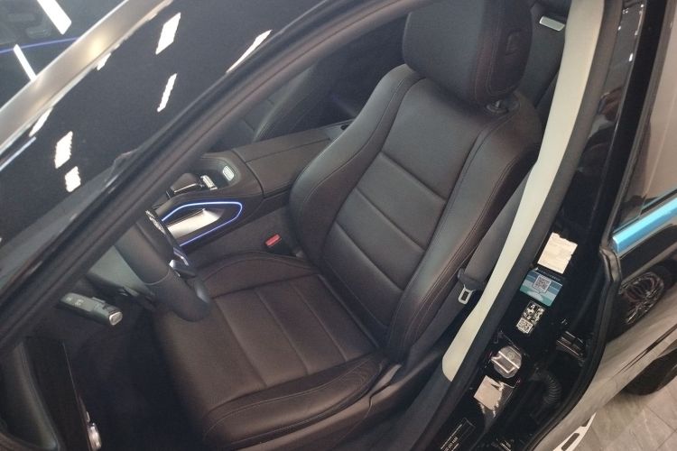 奔驰GLE 2020款 改款 GLE 350 4MATIC 时尚型局部细节19