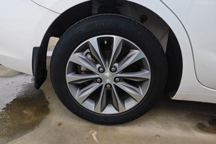 雪佛兰 科鲁泽 2022款 320 自动悦享版车身外观6008