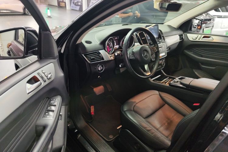 奔驰GLE轿跑 2015款 GLE 320 4MATIC 轿跑SUV中控内饰7003