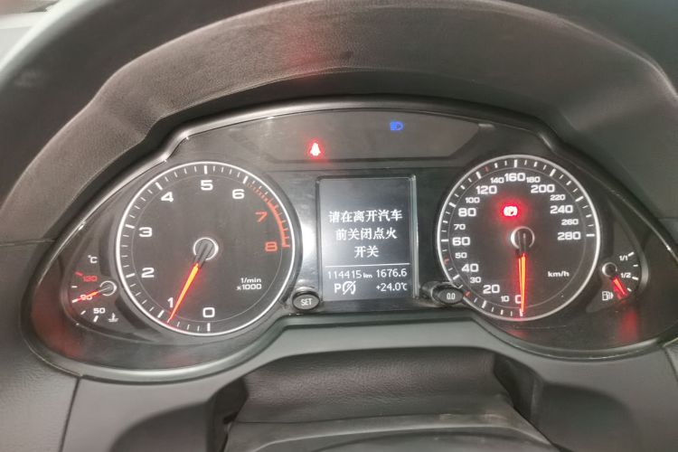 奥迪Q5 2016款 40 TFSI 进取型中控内饰14