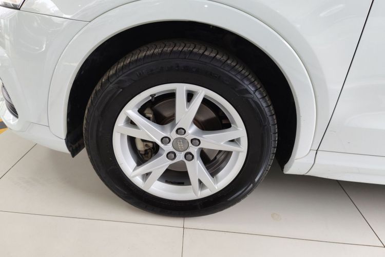 奥迪Q3 2018款 30周年年型 30 TFSI 时尚型车身外观35