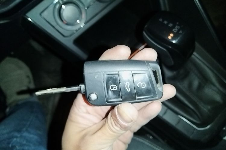 大众 朗逸 2023款 新锐 1.5L 自动新逸版中控内饰11