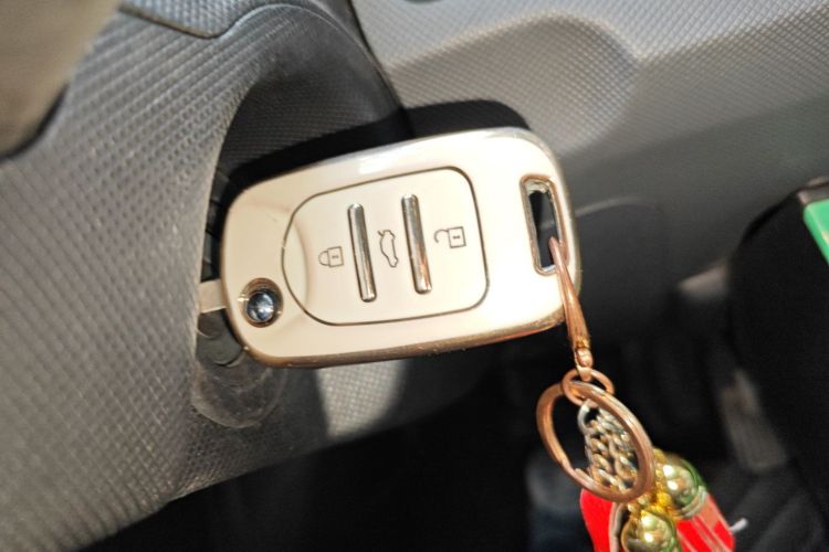 五菱汽车 宏光MINIEV 2021款 马卡龙时尚款 磷酸铁锂中控内饰7001