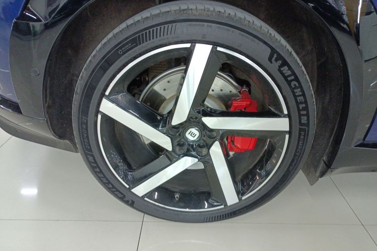 小米汽车 小米YU7 2025款 超长续航高性能四驱Max版车身外观6008