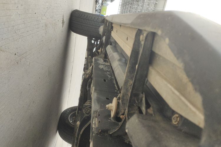 北京BJ40 2016款 40L 2.3T 自动四驱尊享版机舱底盘30