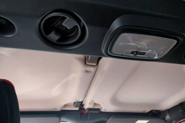 北京越野 北京BJ40 2019款 改款 2.0T 自动四驱城市猎人版尊享型 国V局部细节22