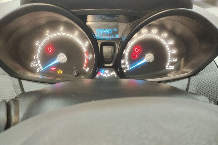 福特 嘉年华 2013款 三厢 1.5L 手动风尚型局部细节14