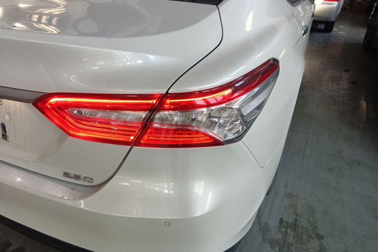 丰田 凯美瑞 2019款 改款 2.5G 豪华版车身外观9