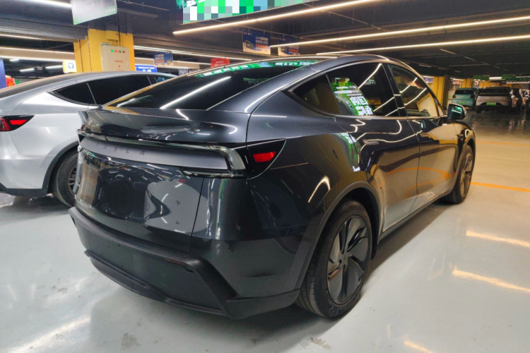 特斯拉 Model Y 2025款 后轮驱动版车身外观6005