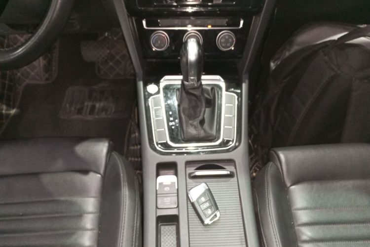 大众 迈腾 2019款 330TSI DSG 领先型 国V中控内饰18