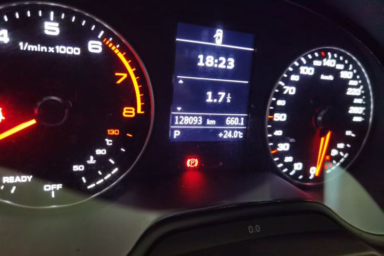 奥迪A3 2018款 30周年年型 Limousine 35 TFSI 时尚型中控内饰15