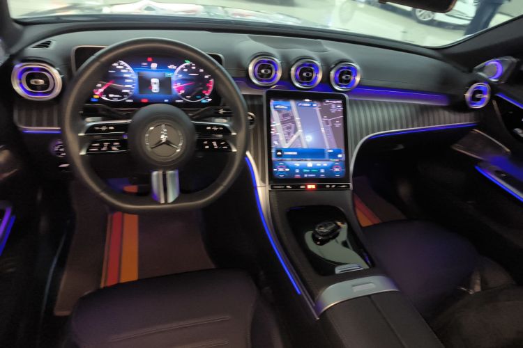 奔驰C级 2023款 C 260 L 运动版中控内饰16
