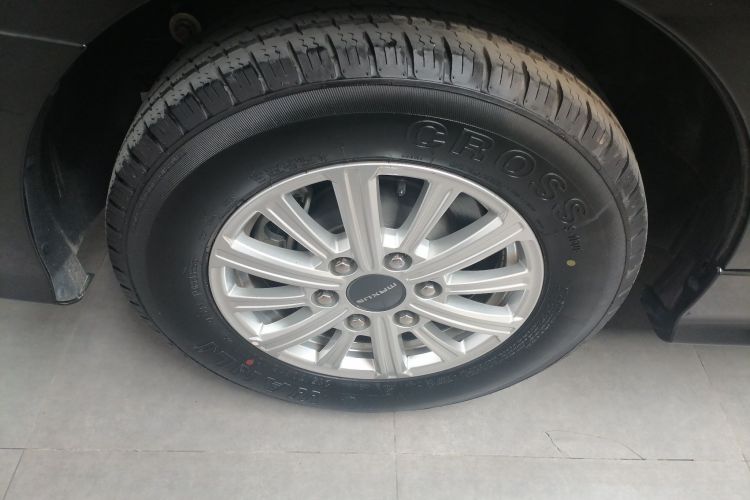 上汽大通MAXUS 大通G20 2023款 改款 ES 2.0T 汽油自动超值版车身外观6002