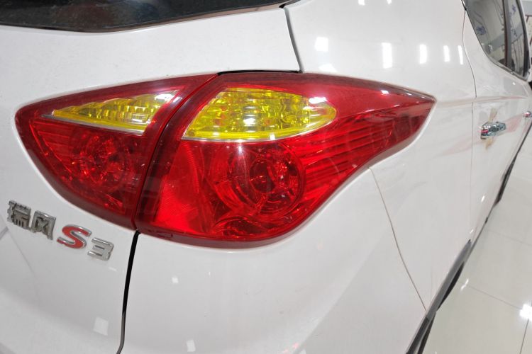 江汽集团 瑞风S3 2014款 1.5L CVT豪华智能型车身外观9